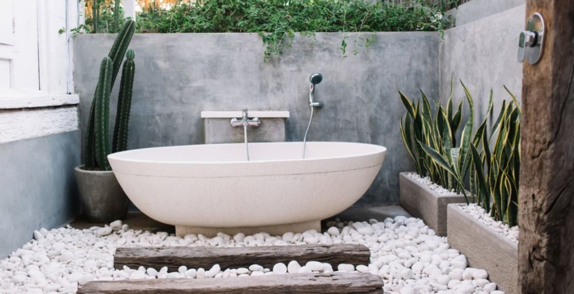 Acrylic Bathtub vs. Porcelain Bathtub: Which is Better?